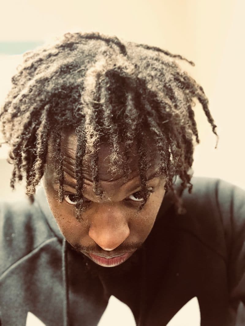 Cabelo estilo dreadlocks finalizado